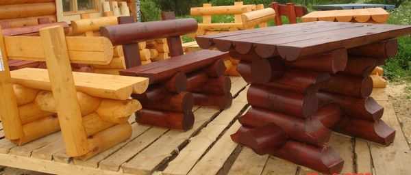 Оригинальные скамейки из дерева для дачи в русском стиле